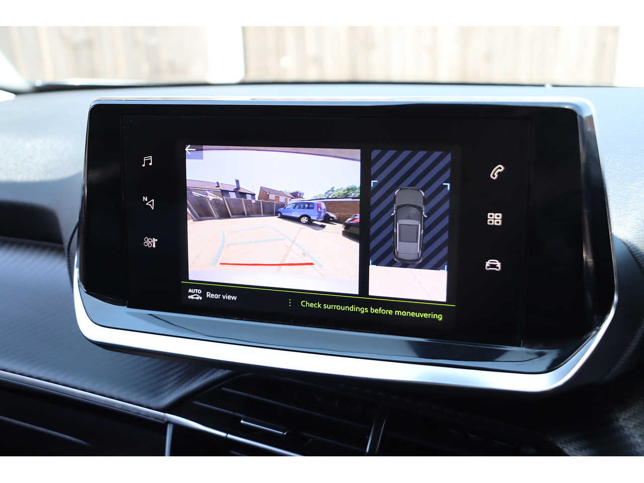 Peugeot 2008 Puretech Allure Premium - Image 9