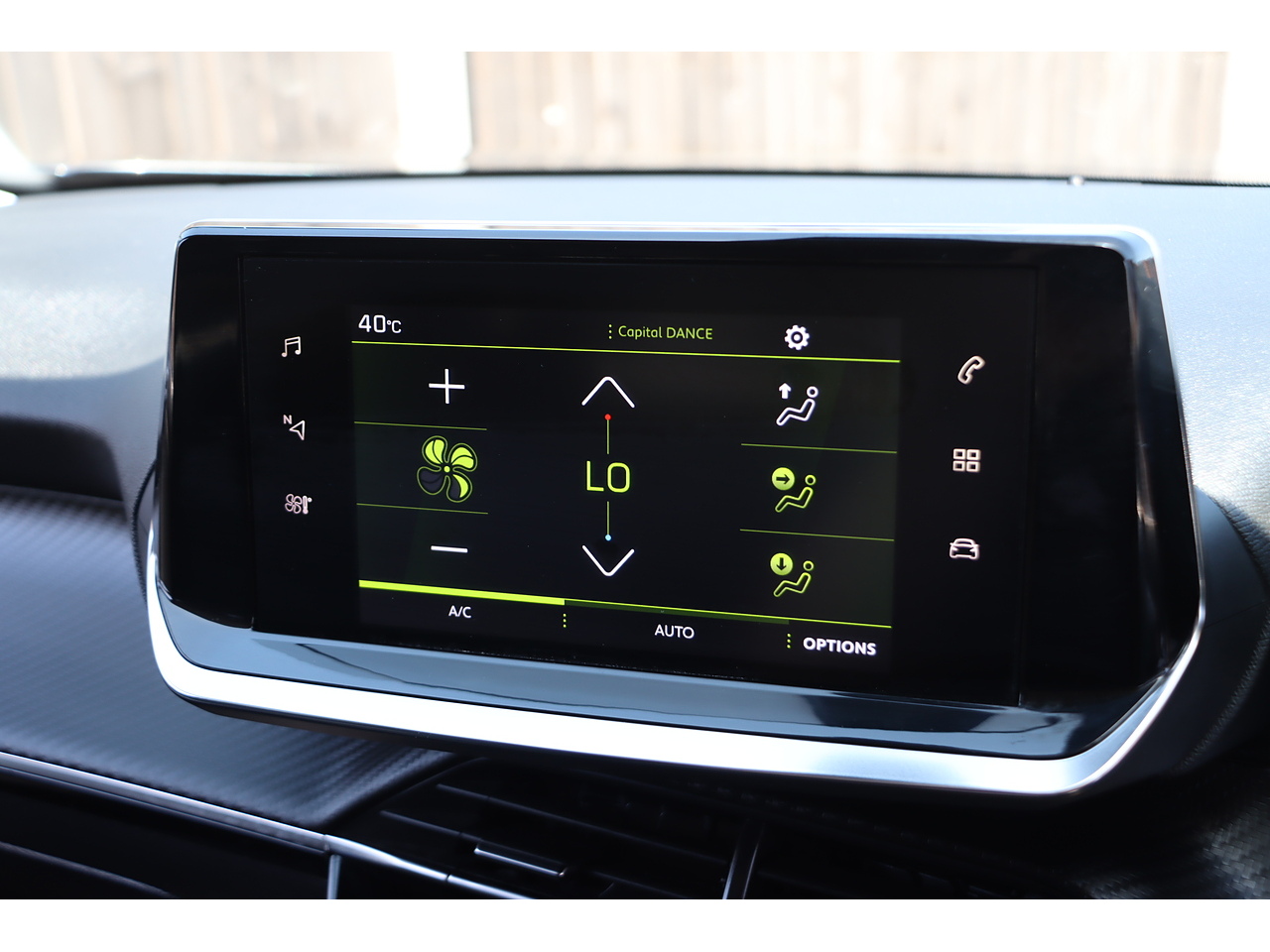 Peugeot 2008 Puretech Allure Premium - Image 10