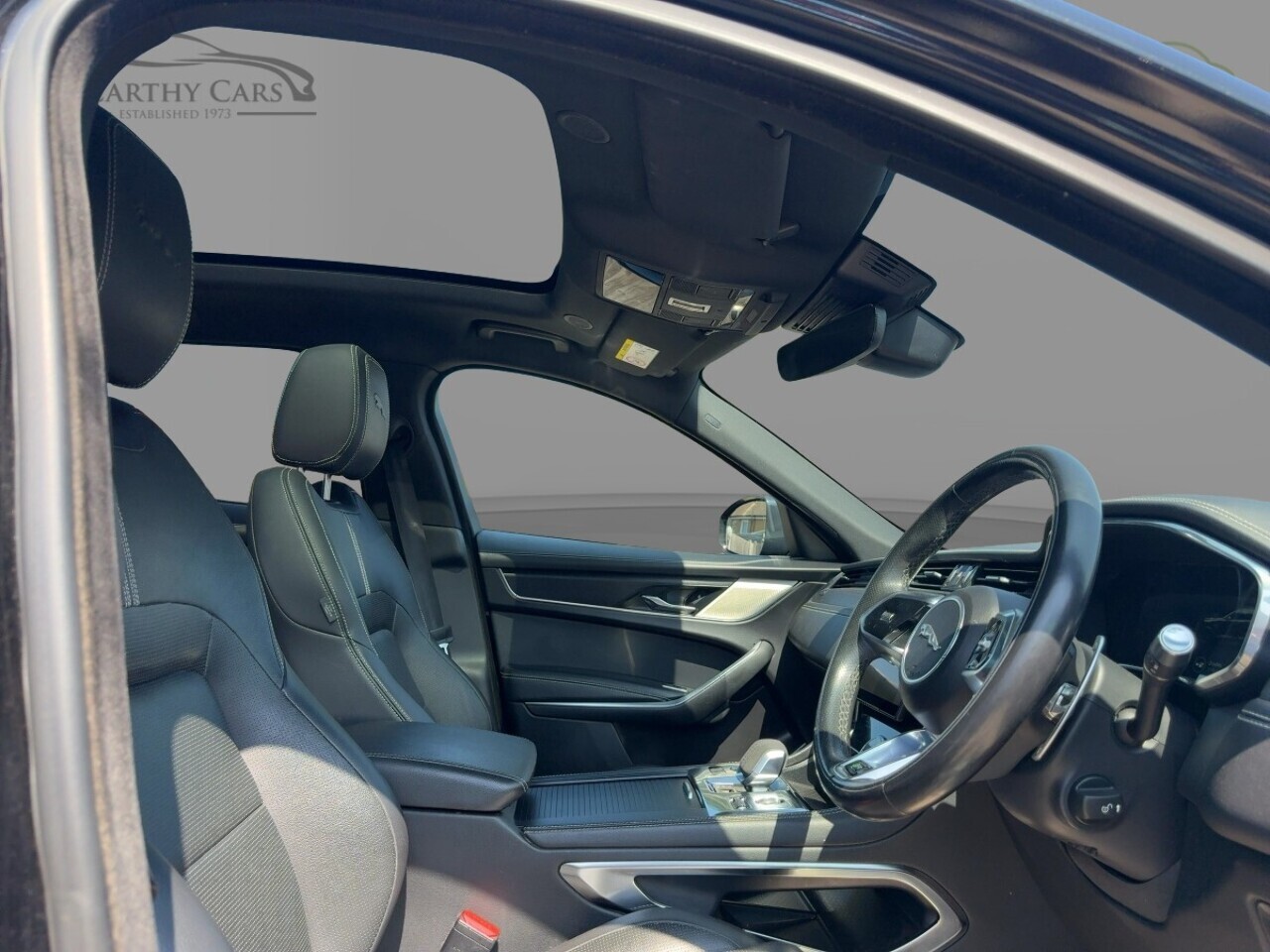 Jaguar F Pace P400E R Dynamic Black - Image 3