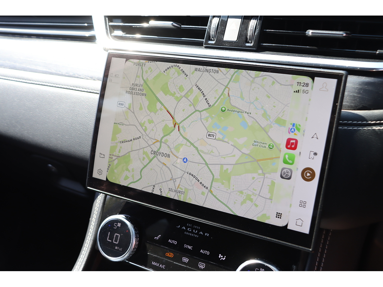 Jaguar F Pace P400E R Dynamic Black - Image 7
