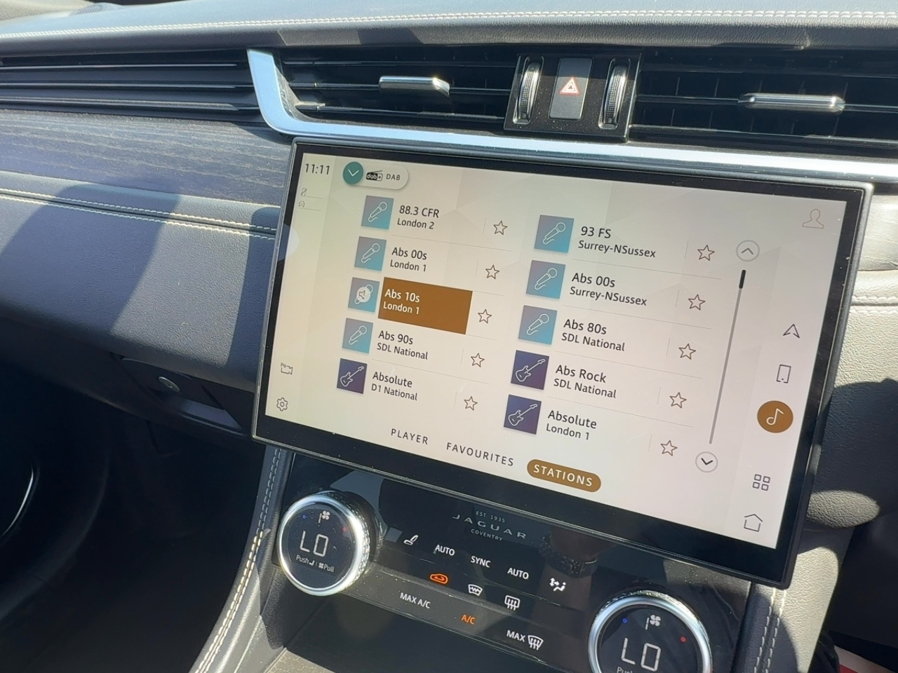 Jaguar F Pace P400E R Dynamic Black - Image 12