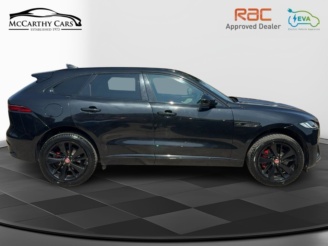 Jaguar F Pace P400E R Dynamic Black - Image 16