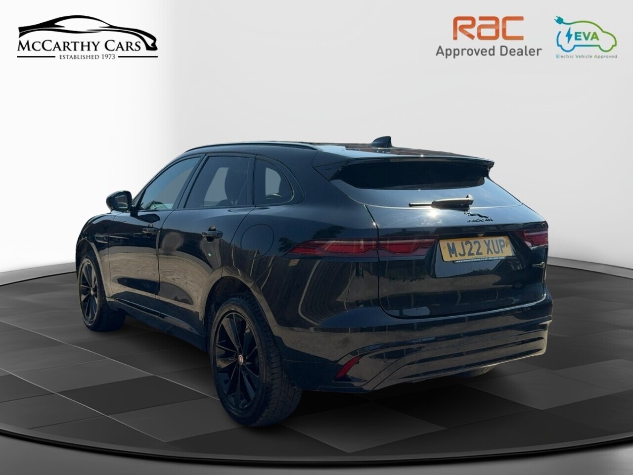 Jaguar F Pace P400E R Dynamic Black - Image 17