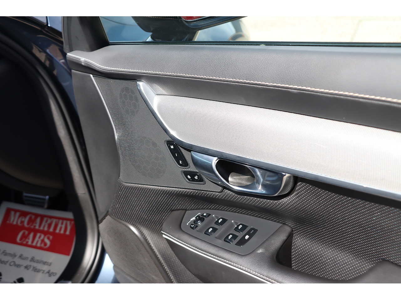 Volvo S90 H T8 R Design - Image 17