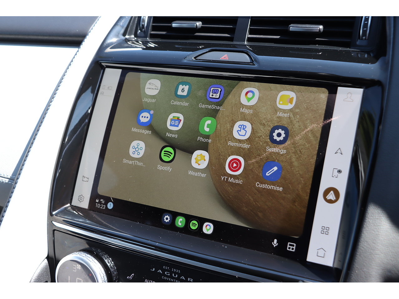 Jaguar E Pace P300E R Dynamic Black - Image 12