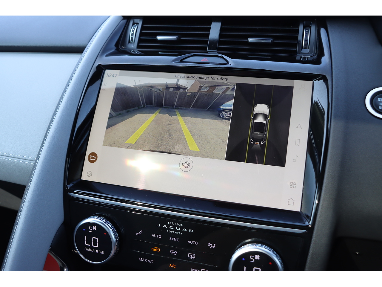 Jaguar E Pace P300E R Dynamic Black - Image 13