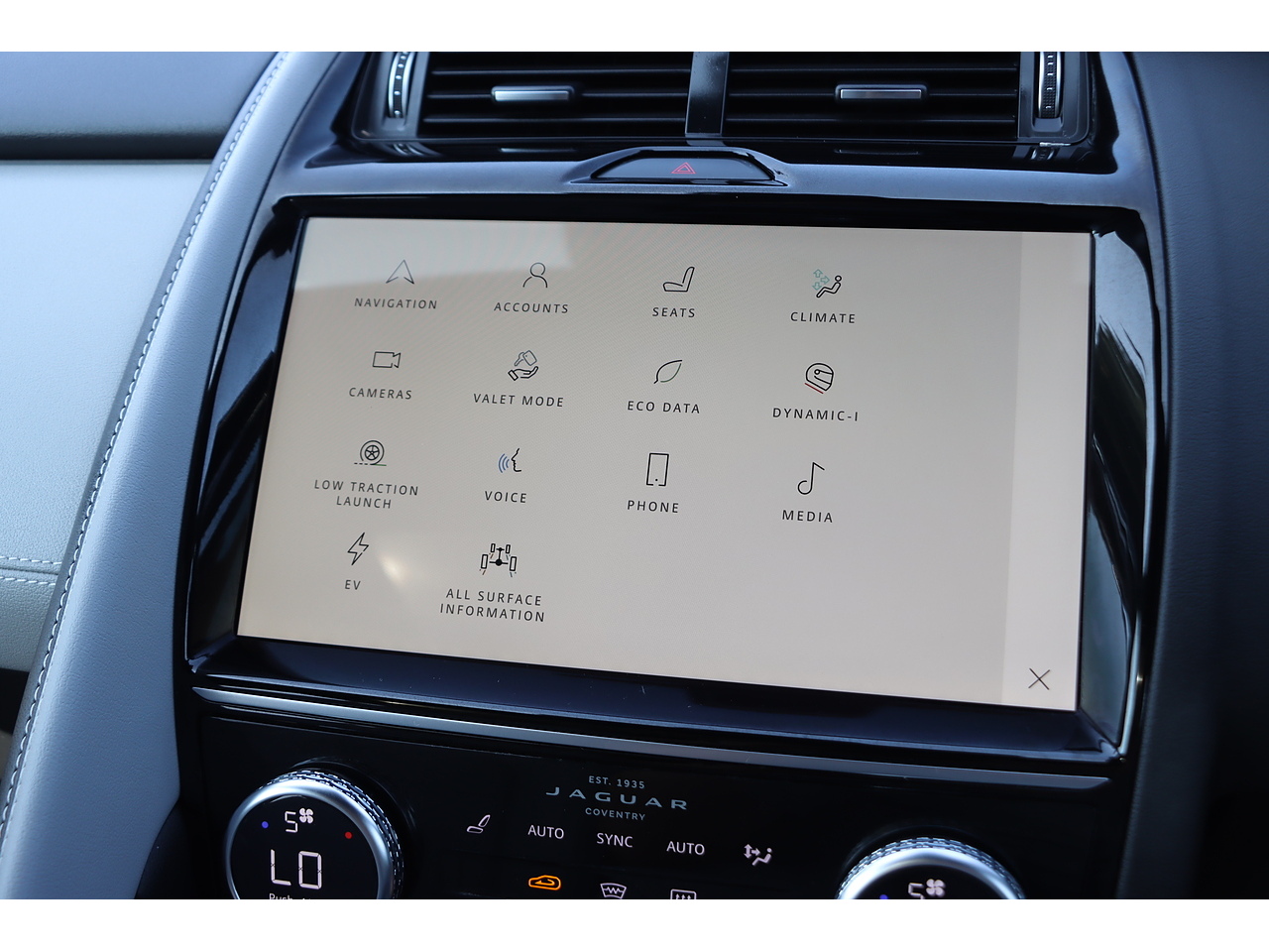 Jaguar E Pace P300E R Dynamic Black - Image 14