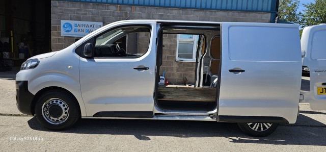 Citroen Dispatch - Image 11
