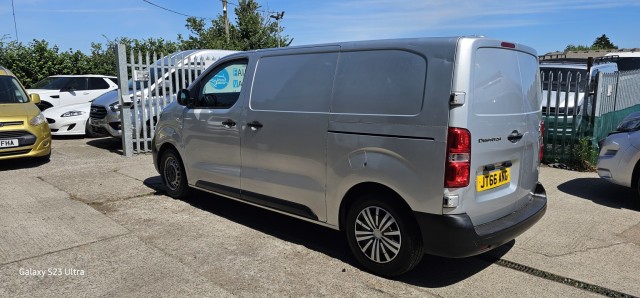 Citroen Dispatch - Image 14