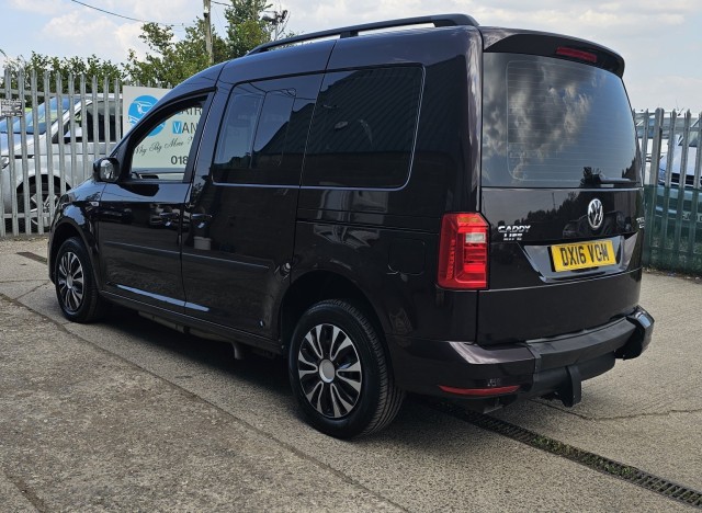 Volkswagen Caddy Life - Image 15