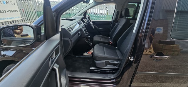 Volkswagen Caddy Life - Image 17