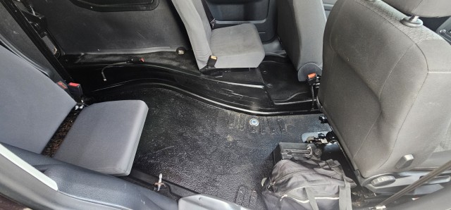 Volkswagen Caddy Life - Image 18