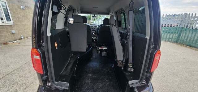 Volkswagen Caddy Life - Image 19