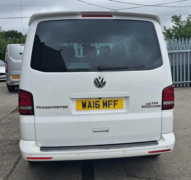 Volkswagen Transporter Sportline - Image 11