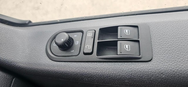 Volkswagen Transporter Sportline - Image 17