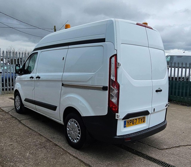 Ford Transit Custom - Image 10