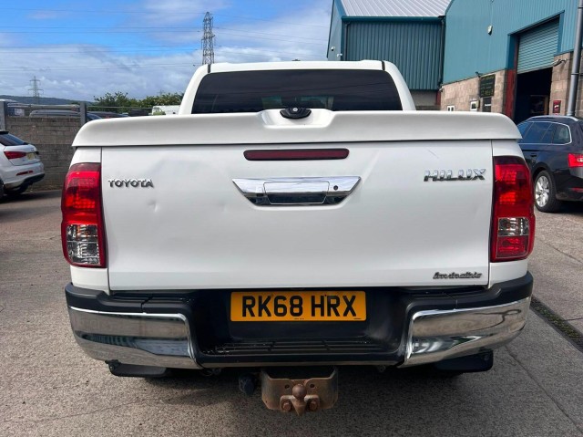 Toyota Hilux - Image 8
