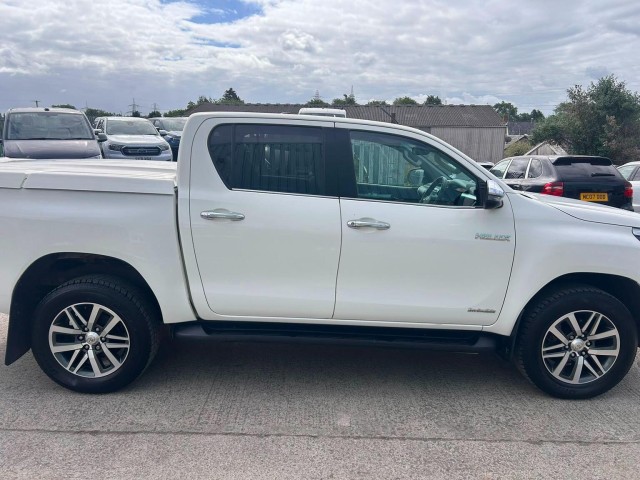 Toyota Hilux - Image 9