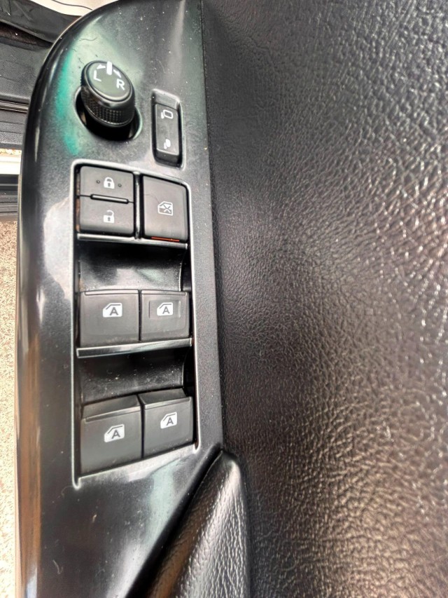 Toyota Hilux - Image 12