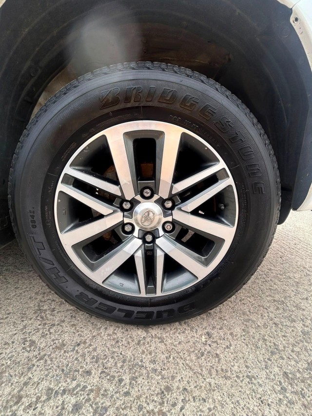 Toyota Hilux - Image 17