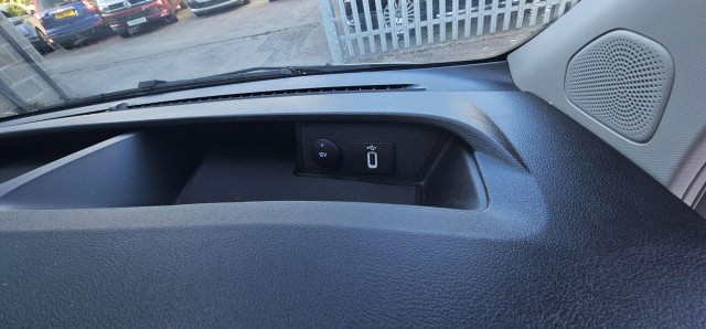 Ford Transit Custom - Image 14
