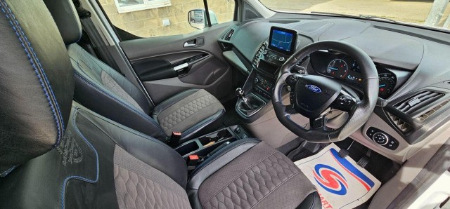 Ford Transit Connect - Image 17