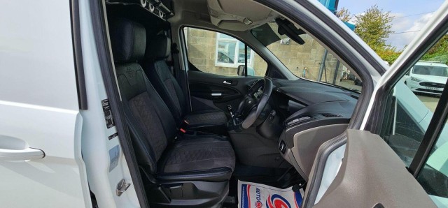 Ford Transit Connect - Image 18