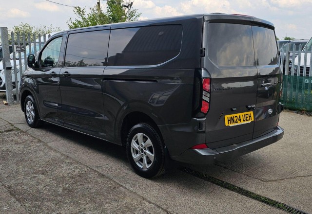 Ford Transit Custom - Image 11