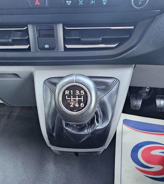 Ford Transit Custom - Image 17