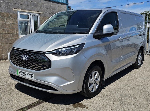 Ford E-Transit Custom - Image 7