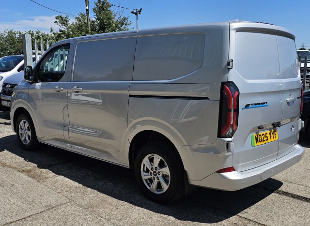 Ford E-Transit Custom - Image 13