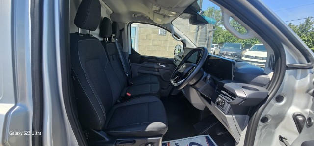 Ford E-Transit Custom - Image 16