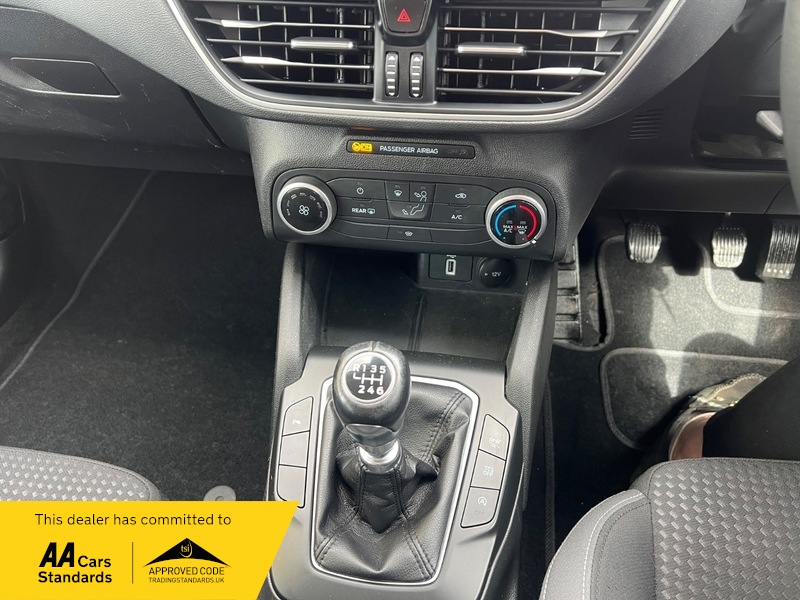 Ford Focus Zetec Tdci | - Image 15