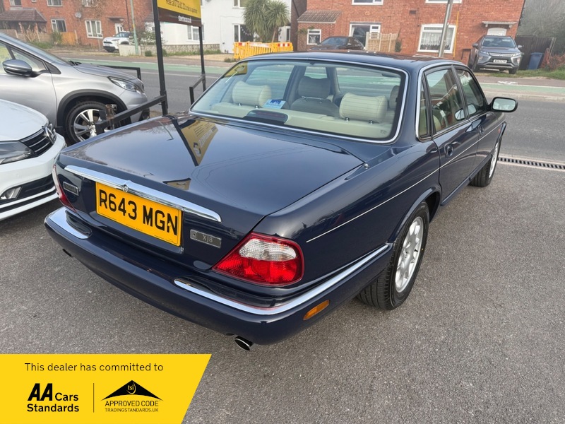 Jaguar Xj Xj8 | Staverton - Image 5