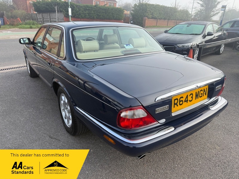 Jaguar Xj Xj8 | Staverton - Image 8
