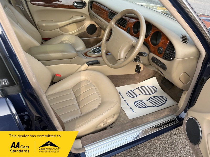 Jaguar Xj Xj8 | Staverton - Image 11