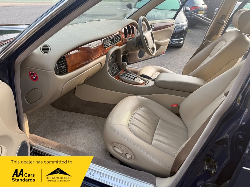 Jaguar Xj Xj8 | Staverton - Image 17