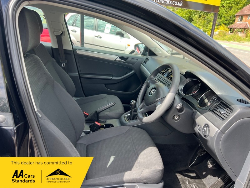 Volkswagen Jetta S Tsi Bluemotion - Image 12