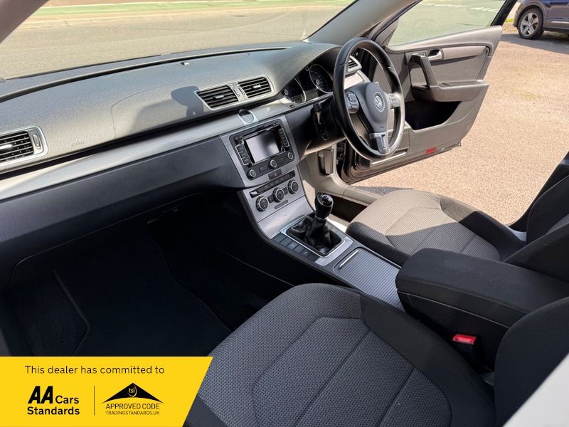Volkswagen Passat Highline Tdi Bluemotion - Image 17