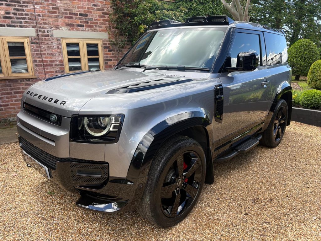 Land Rover Defender 90 3.0 SE Hardtop - Image 12