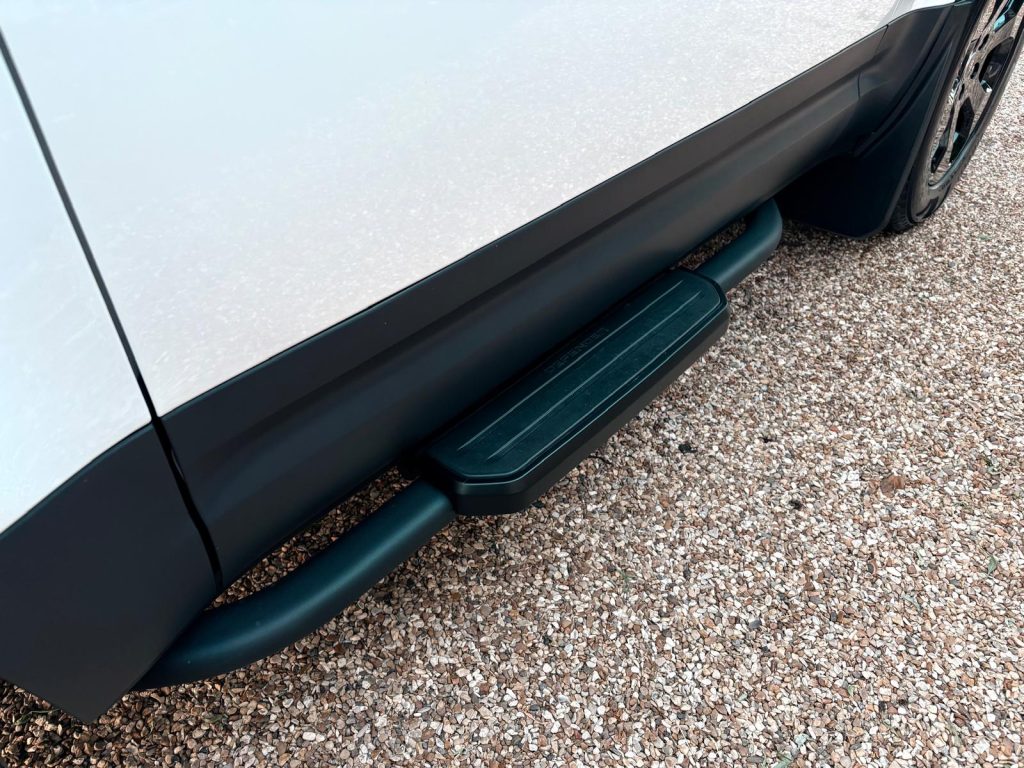 Land Rover Defender 90 D250 SE Hardtop - Image 12