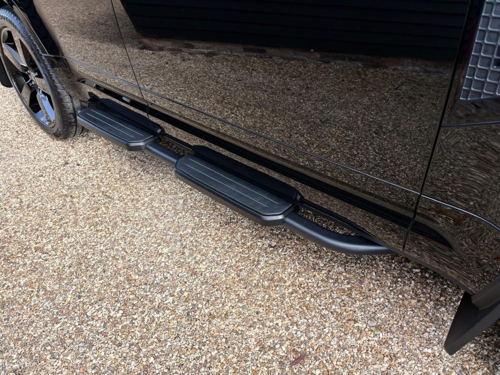 Land Rover Defender 110 3.0 D250 XS Edition - Image 4