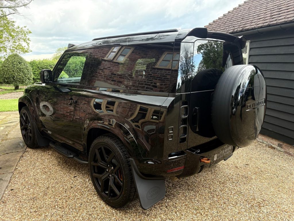 Land Rover Defender 90 3.0 D350 X Dynamic HSE - Image 5