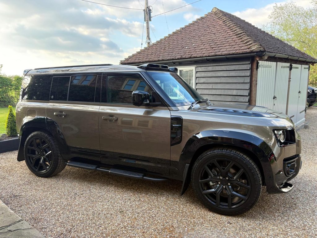 Land Rover Defender 110 D250 S Hardtop