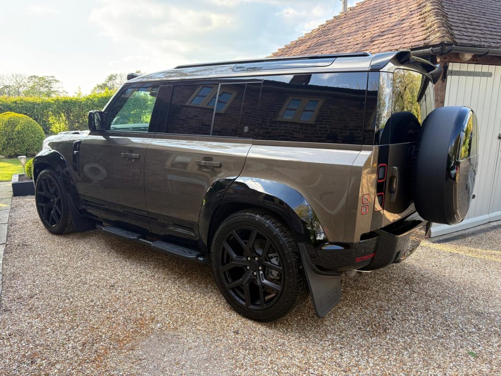Land Rover Defender 110 D250 S Hardtop - Image 2