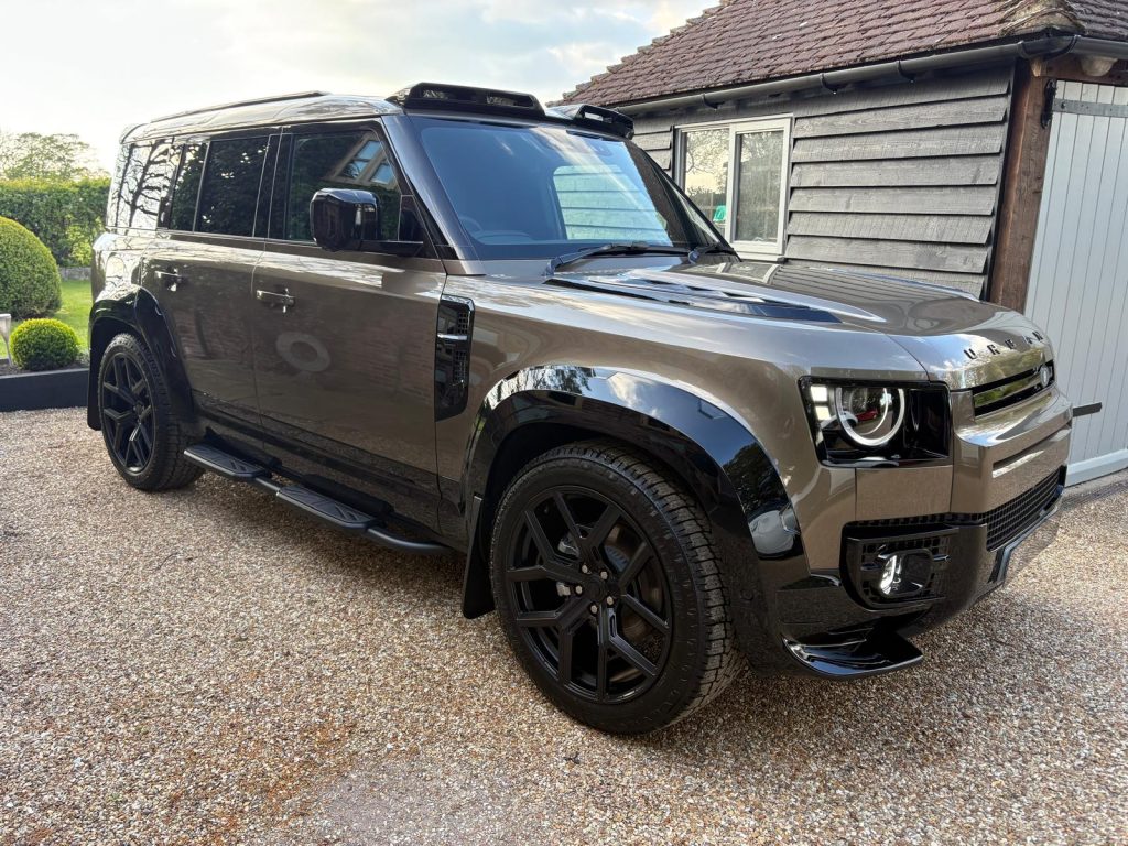 Land Rover Defender 110 D250 S Hardtop - Image 14