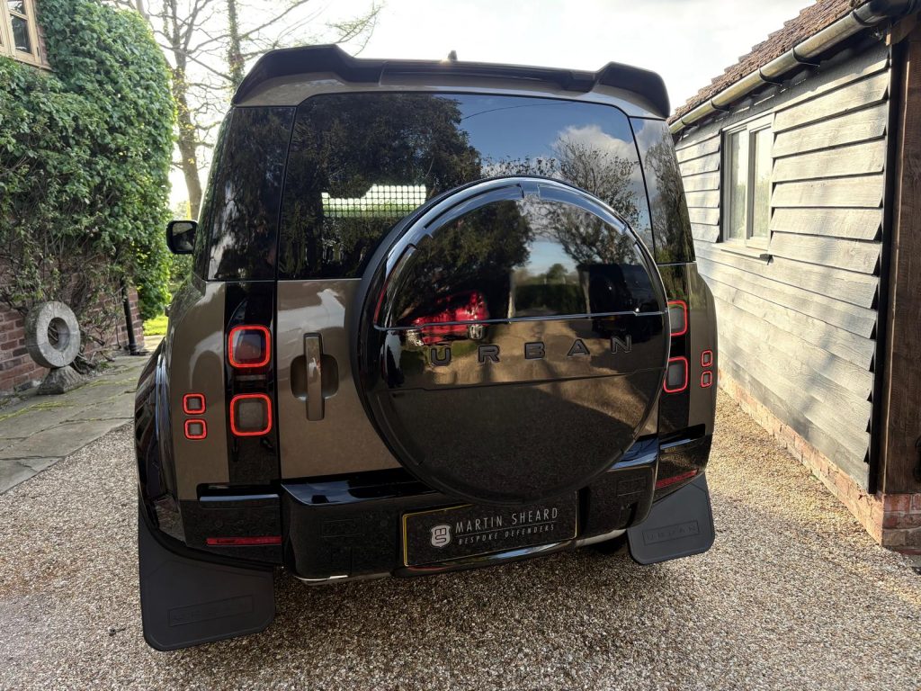 Land Rover Defender 110 D250 S Hardtop - Image 17