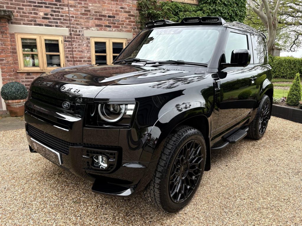 Land Rover Defender 90 X Dynamic SE Hardtop