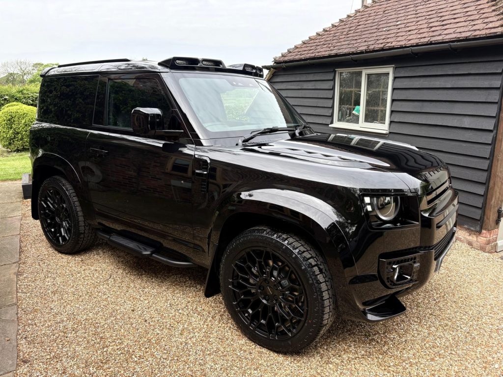 Land Rover Defender 90 X Dynamic SE Hardtop - Image 3