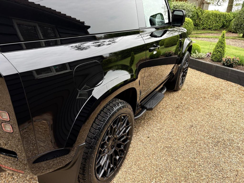 Land Rover Defender 90 X Dynamic SE Hardtop - Image 8